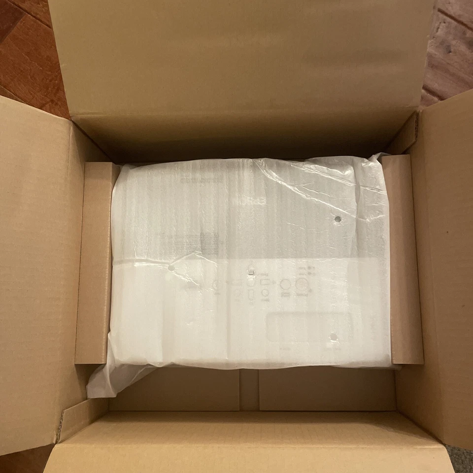 Epson Portable PowerLite 822+ 3LCD Projector Digital Multimedia 1080i HDMI Video - Image 3 of 4