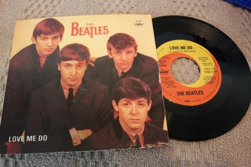 THE BEATLES-"LOVE ME DO" 45 RPM PROMO W/PIC. SLEEVE, CAPITOL PB-5189, 1982, MINT