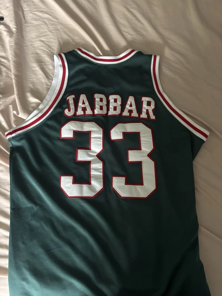Camiseta Kareem Abdul-Jabbar Milwaukee Bucks Mitchell & Ness Hardwood Classics XXL Foto 2 de 3