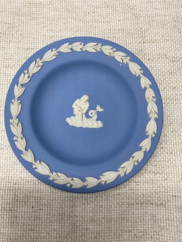Wedgwood Jasperware White on Blue Aquarius Zodiac Dish - 第 1/3 張圖片