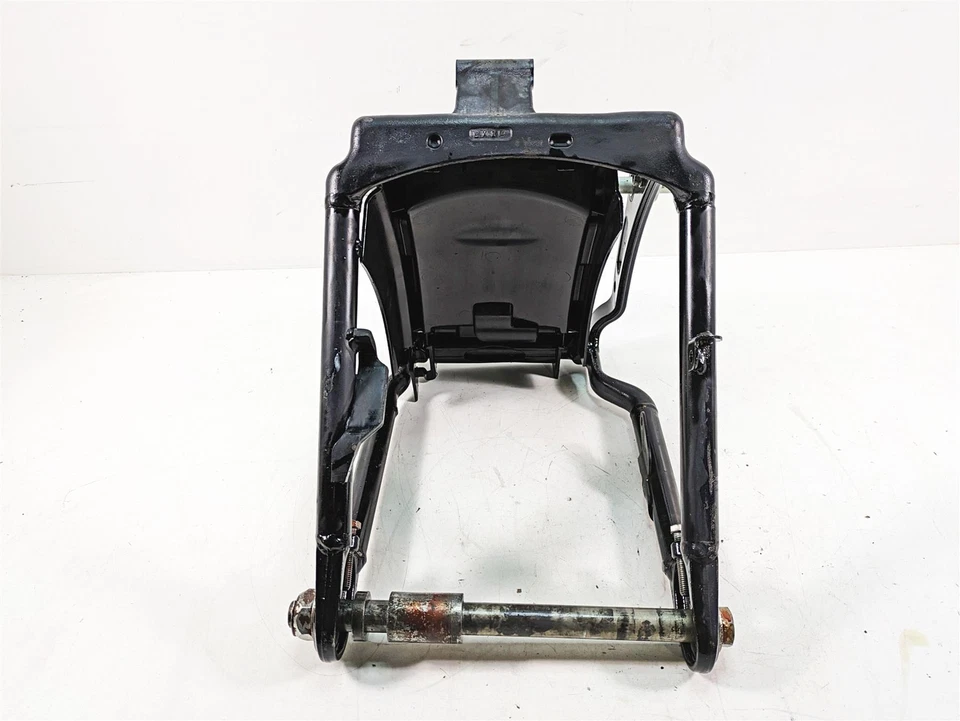 Braço oscilante traseiro Harley Softail FLSTFB Fat Boy Lo 2013 47573-11BYM - Imagem 2 de 4