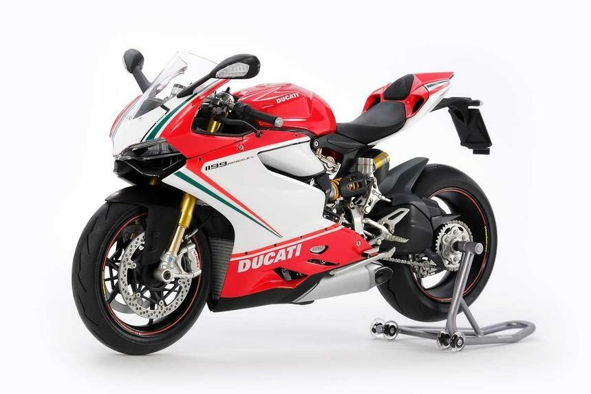 Tamiya 14132 Ducati 1199 Panigale S Tricolore 1  Scale