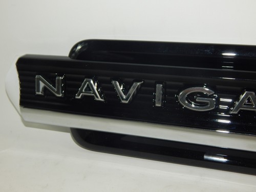 NUEVO FABRICANTE DE EQUIPOS ORIGINALES 2022-2024 Navegador lado pasajero derecho guardabarros emblema infinito etiqueta negra - Imagen 7 de 10