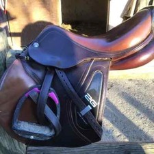Selle Cwd 2G en très bon état taille 17.5 3C