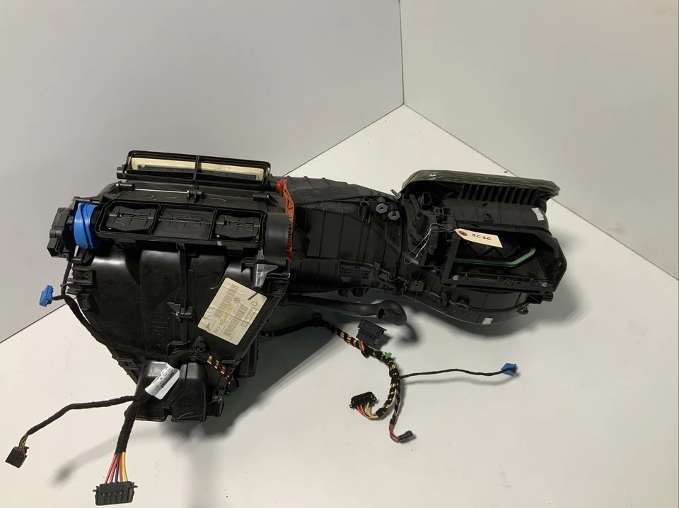 2010 - 2014 VOLKSWAGEN JETTA SPORTWAGEN HVAC НАГРЕВАТЕЛЬ КОРОБКА ВОЗДУХОДУВКА OEM 5k1820003AC - Изображение 2 из 4