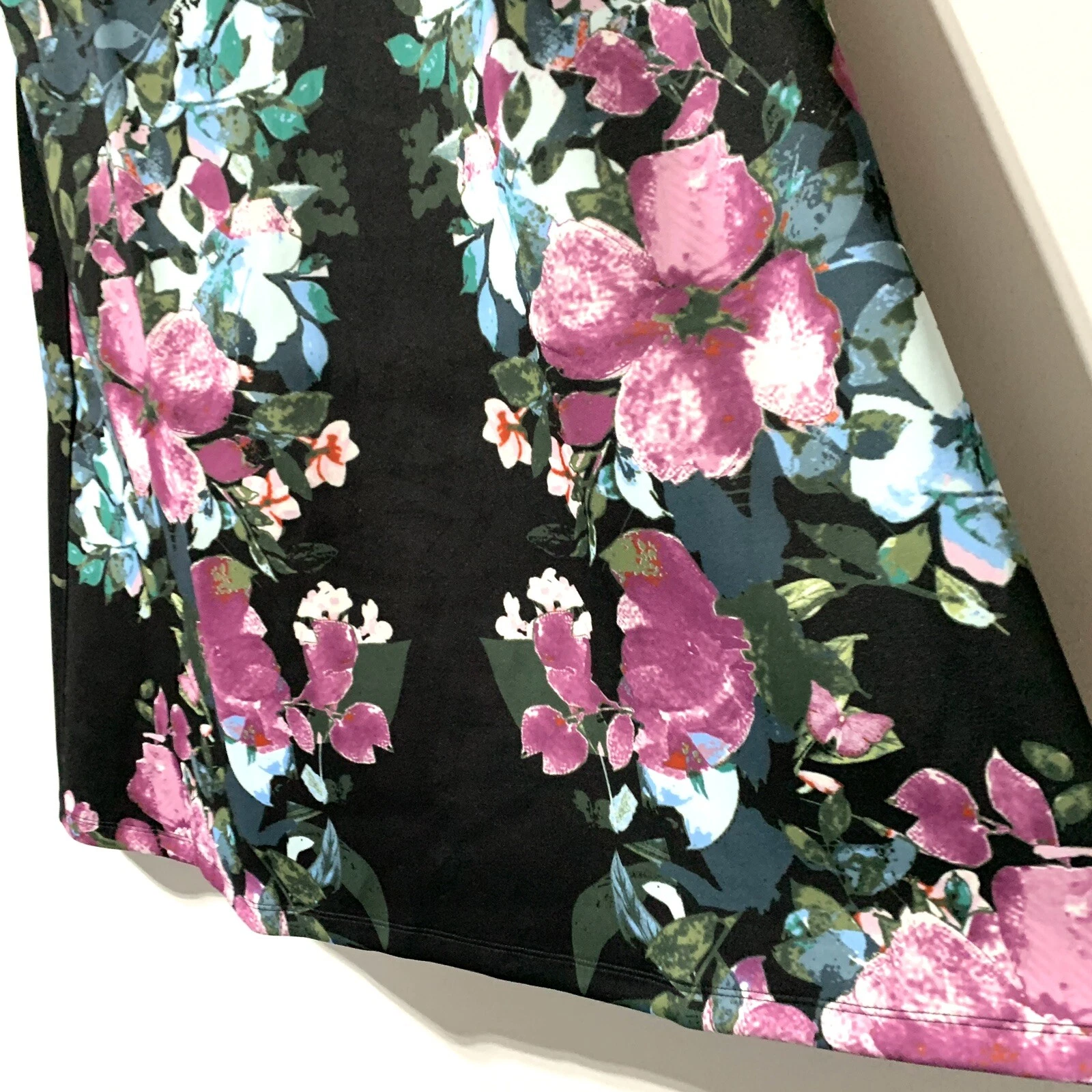 VETEMENTS Abito subacqueo Marc Bouwer nero floreale ginocchio taglia XL spalle arricciate senza maniche