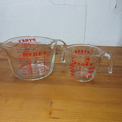 Set Of 2 Vintage PYREX Measuring  Glass Cups 4 And 1 Cup GOOD CONDITION