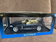 Autoart Jaguar Xkr 1/18 Minicar