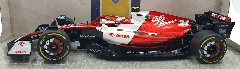 Solido escala 1/18 Diecast S1810202 - Alfa Romeo C42 F1 Canadá GP Z.Guanyu 2022 Foto 3 de 4