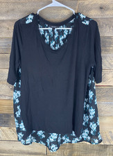 Simply Vera Women Sz L Black Floral Hi Lo Hem Short Sleeve Top