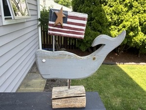 Rustic Whale Decor Patriotic Flag Hand Carved Wood Beach Sea 16 x 15 Exc Cond