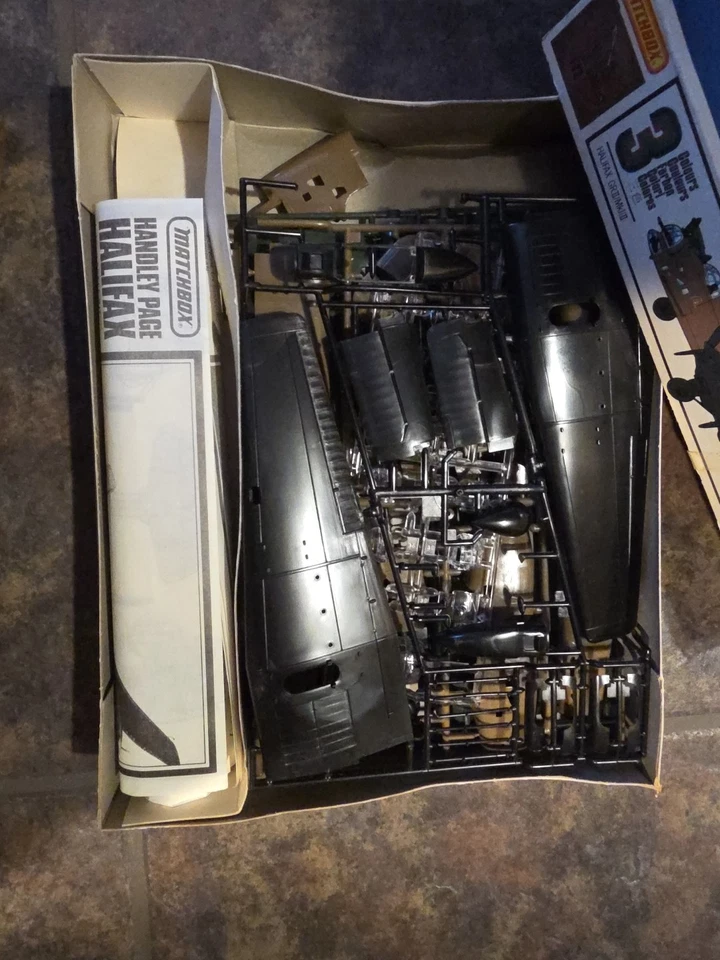 1979 Matchbox Halifax GR.II Series IA B.Mk.I 1/72 Airplane Model Unbuilt in Box - Image 3 of 3