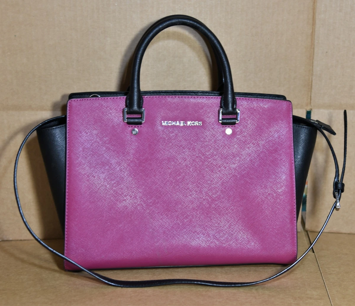 Michael Kors Medium Selma Messenger Fushcia