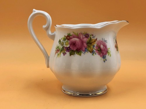 Royal Albert China Chatsworth design tea size creamer & open sugar bowl set. - Picture 3 of 5