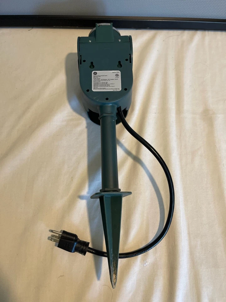 GE Relocatable Power Tap Surge Protector Six Outlets EMP700UL-MT 125V, 15A - Image 3 of 4