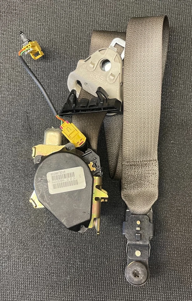 Cinturón de seguridad delantero izquierdo del lado del conductor Saturn Vue 2004 2005 fabricante de equipos originales Foto 4 de 4