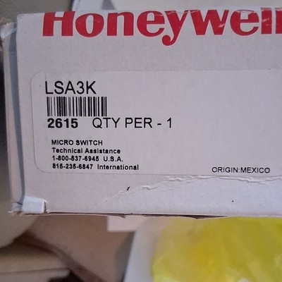 Honeywell MICRO SWITCH LSA3K Micro Switch for Control Panels White Qty 1