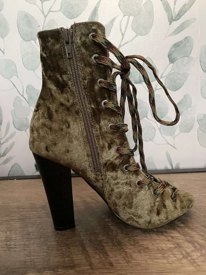 Botas Shoe Republic Talla 7 Frente Abierto Foto 2 de 4