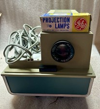 Vintage Argus 300 Automatic Slide Projector / Has Slide - Untested