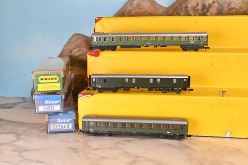 Roco Trix 24261 & 02264D Spur N 4-Achs Gepäck,- & Personenwagen ÖBB 3-tlg (D393)