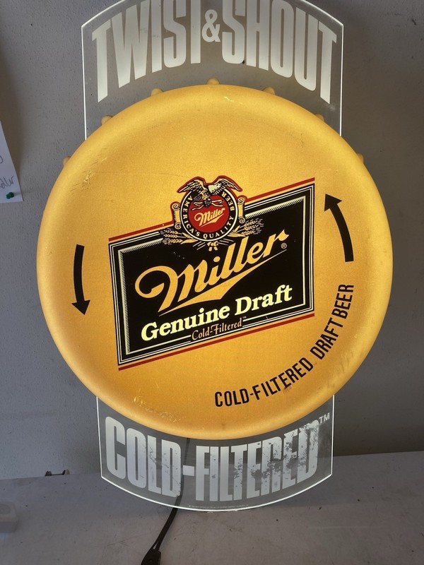 Vintage Miller Genuine Draft Cold Filtered Beer Light Up Sign