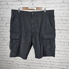 NWT Levi's Black Carrier Cargo Shorts 100 Cotton Knee Length Loose Thigh 38