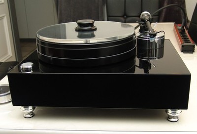 Acoustic Solid Wood Reference Turntable + WTB-370 Tonarm + System / Np 10000 EUR