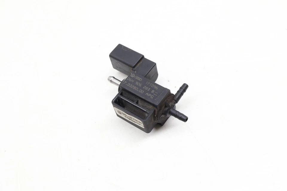 2012-2013 2017-2021 PORSCHE PANAMERA - Solenoid Valve 06H906283B - Image 2 of 4