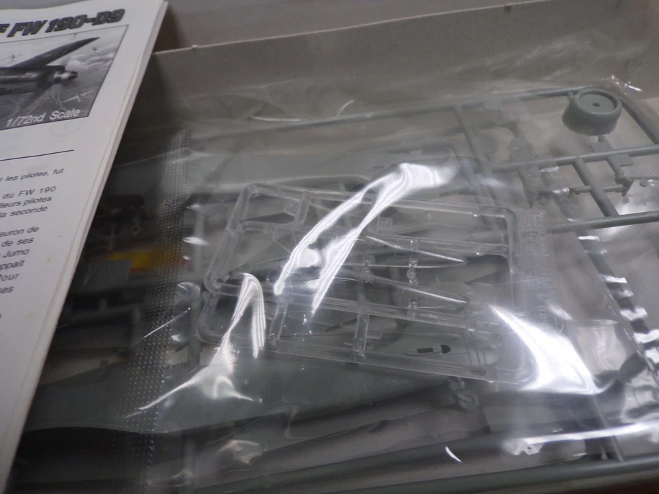 Focke-Wulf FW 190-D9 Academy 1/72 Scale 1660 Model Kit 021821DBT3 - Image 3 of 3