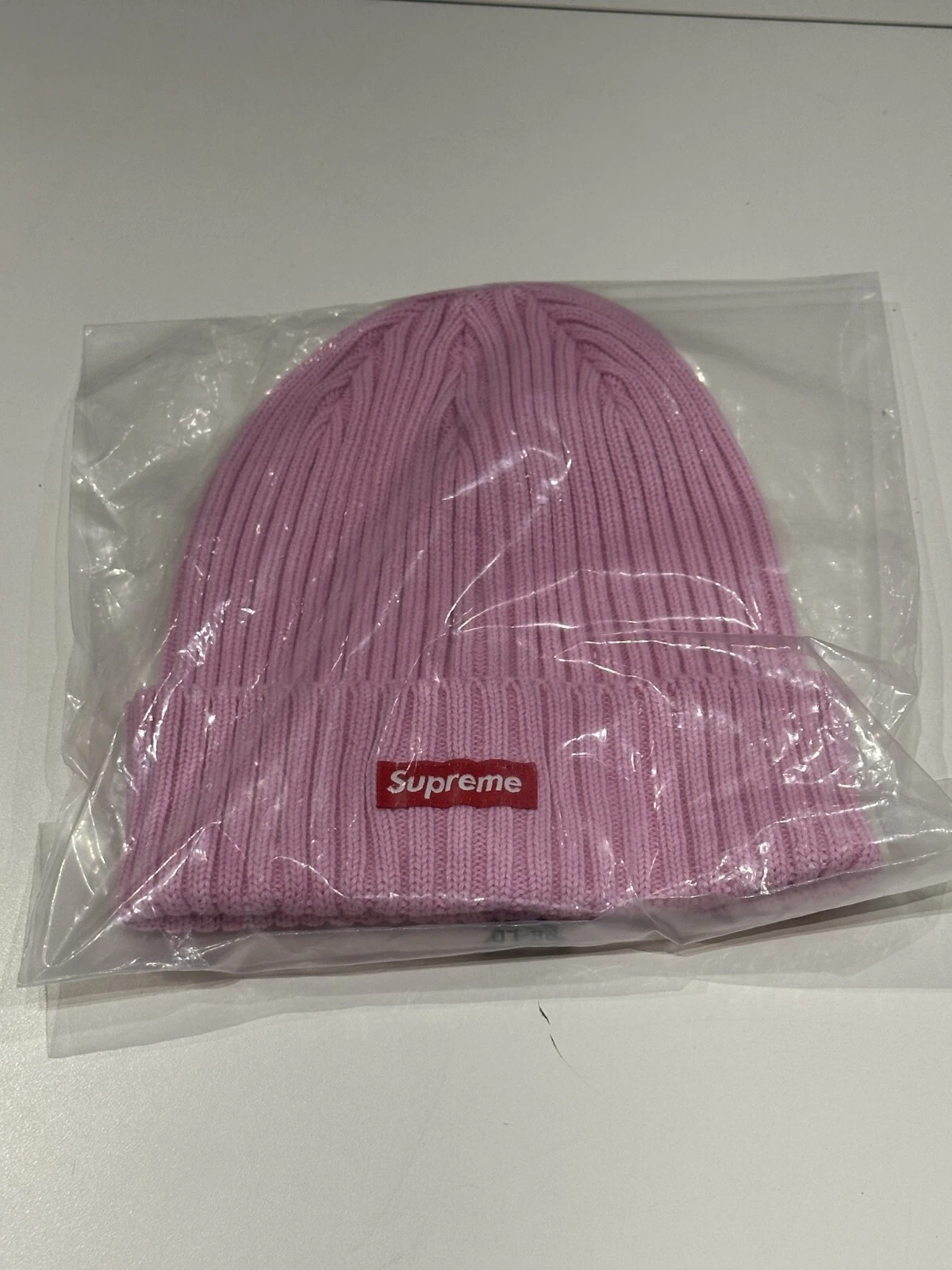 Bonnet rose Supreme neuf ENVOI RAPIDE