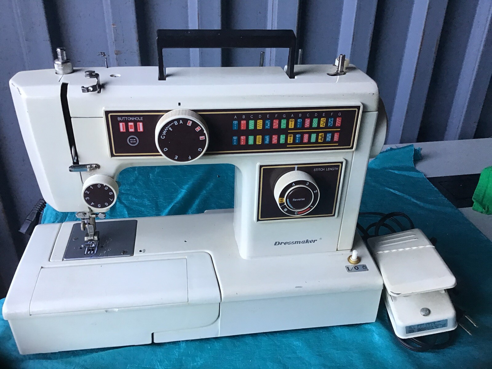 DressMaker Sewing Machine 6102FA eBay