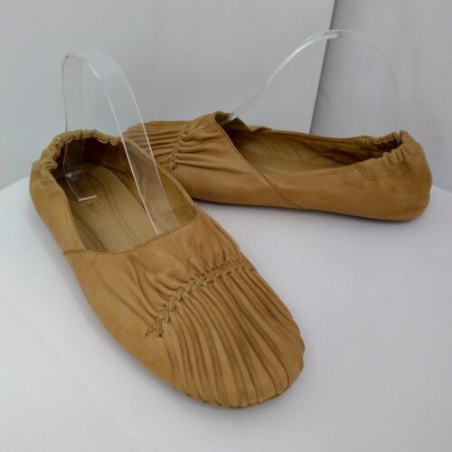Chocolat Blue CAM2 Pleated Buttery Soft Beige Leather Flat Shoes Size 10 - Picture 1 of 7