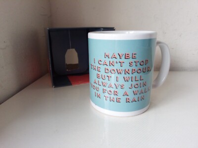 Inspirierendes Zitat Regenguss Join Walk in the Rain Neuheit Tasse von Star Editions