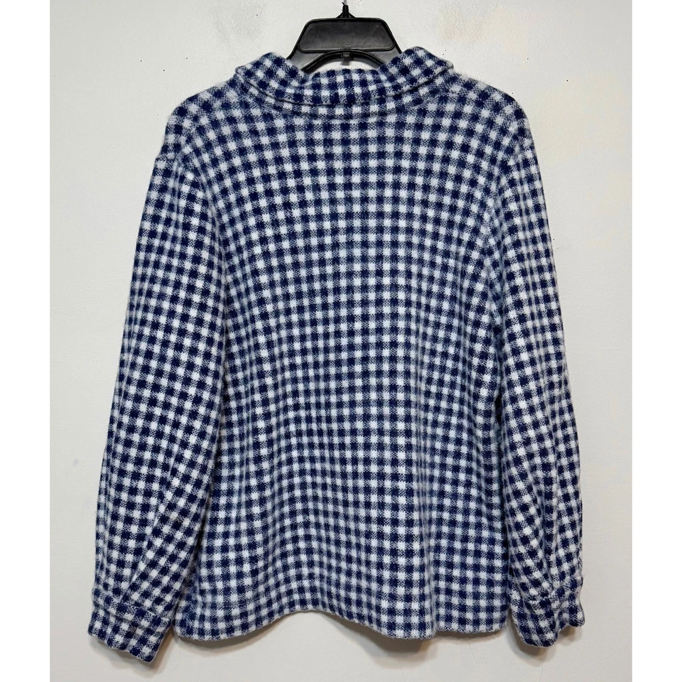Max Studio Gingham Fuzzy Old Money Shacket Grande Preppy Silenciosa Cápsula de Lujo Foto 4 de 4