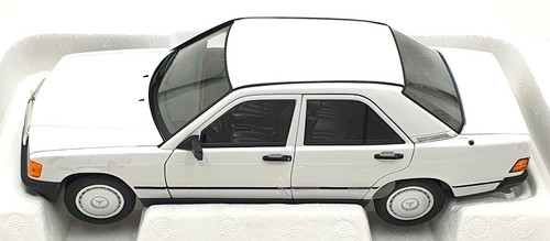 Norev 1/18 Scale Diecast 183820 - Mercedes-Benz 190E 1982 - White - Picture 4 of 5