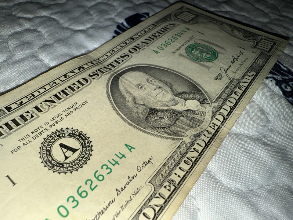 100 Dollar Bill Note ERROR. Printed Off Center 1985 Series. - Image 3 of 3