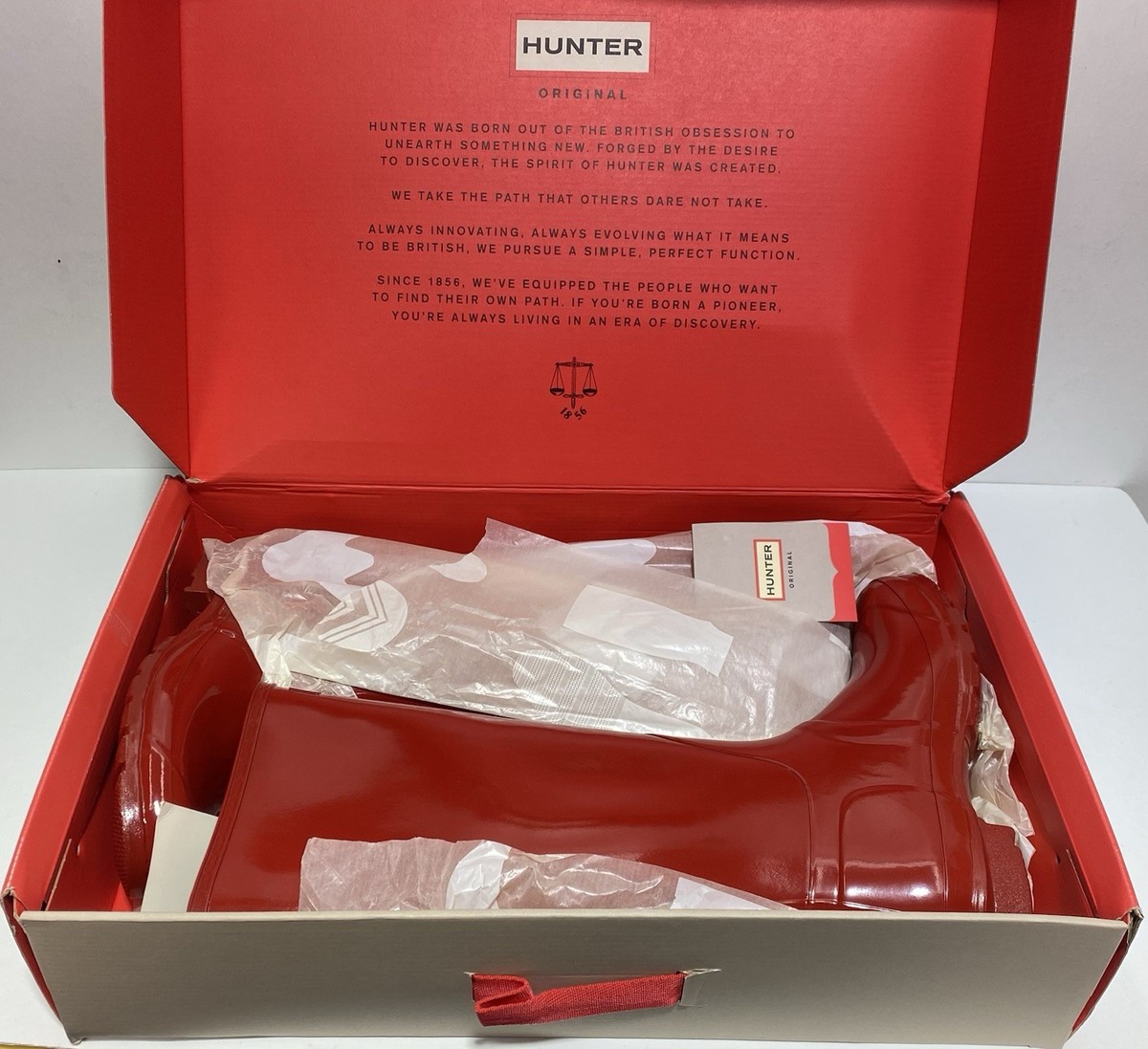Hunter Original Tall Gloss Rain Boots in Military Red Women  display picture 2