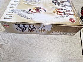 LEGO Bionicle Lhikan Kikanalo 8811 Metru Nui Toa of Fire with Box Instructions