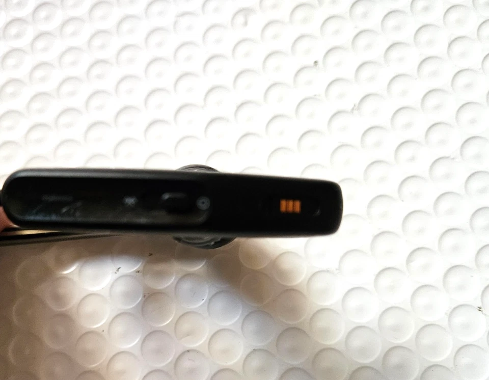 POLY Voyager Legend 30 Noise Cancelling Bluetooth Headset USED - Image 4 of 4