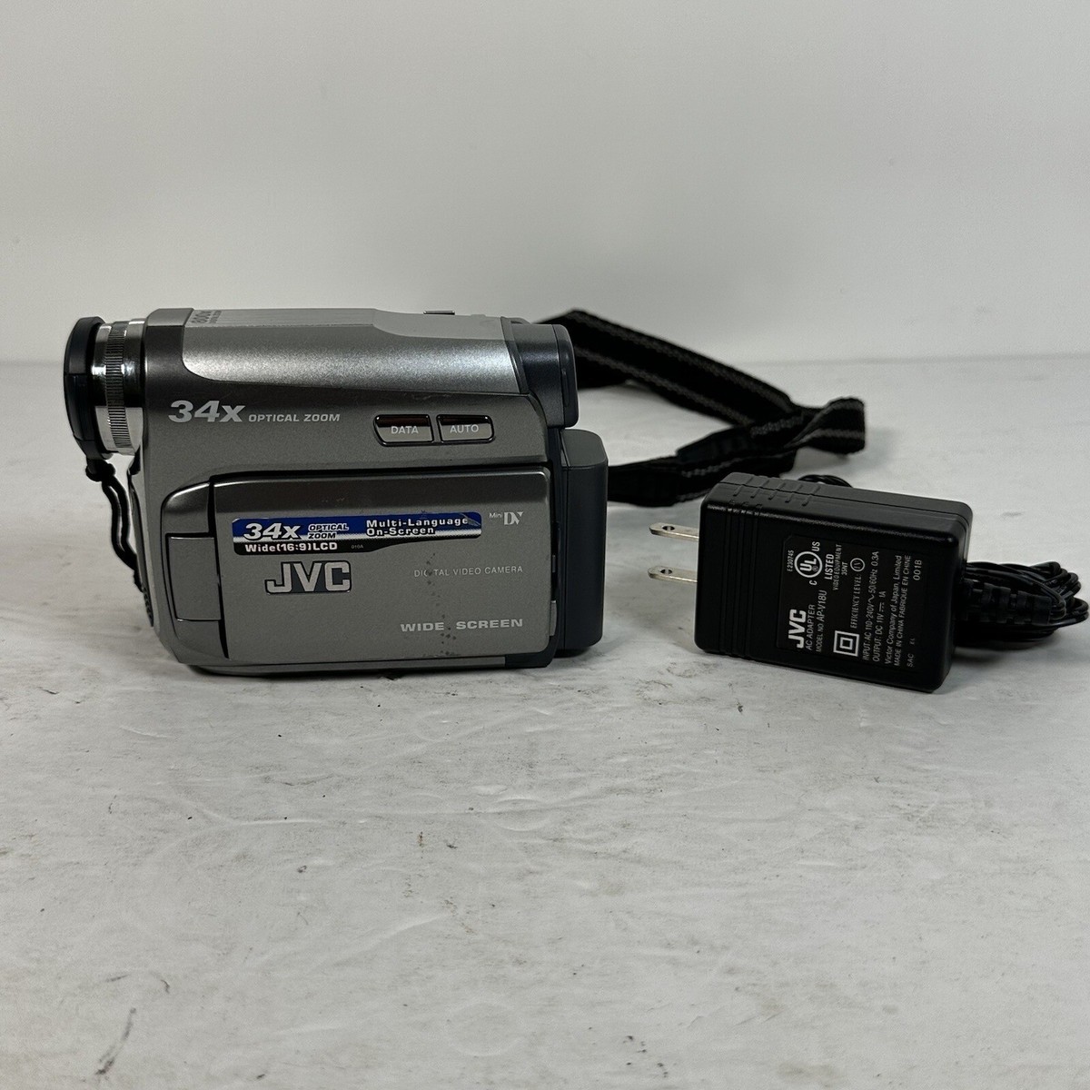 JVC GR-D750U Digital Mini DV Camcorder w/ 34x Optical Zoom JVC GR-D750U Digital Mini DV Camcorder w/ 34x Optical Zoom
