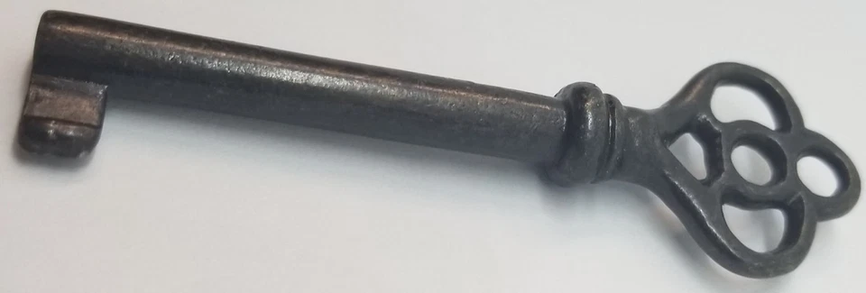 Antigua llave de latón cerradura esqueleto vintage antigua elegante cromo joyería adorno pátina Foto 4 de 4