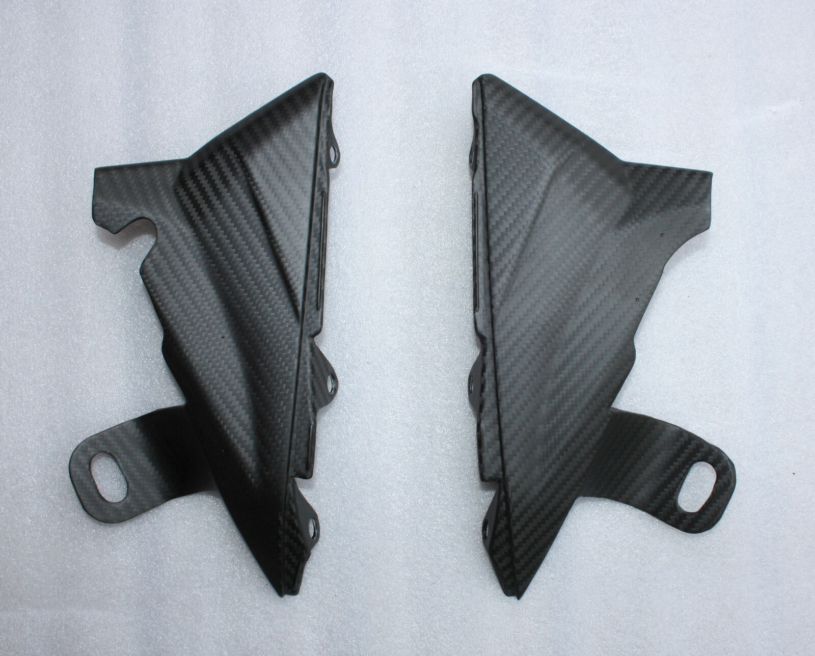 Caches radiateur Triumph Street Triple 765 en carbone mat haut de gamme