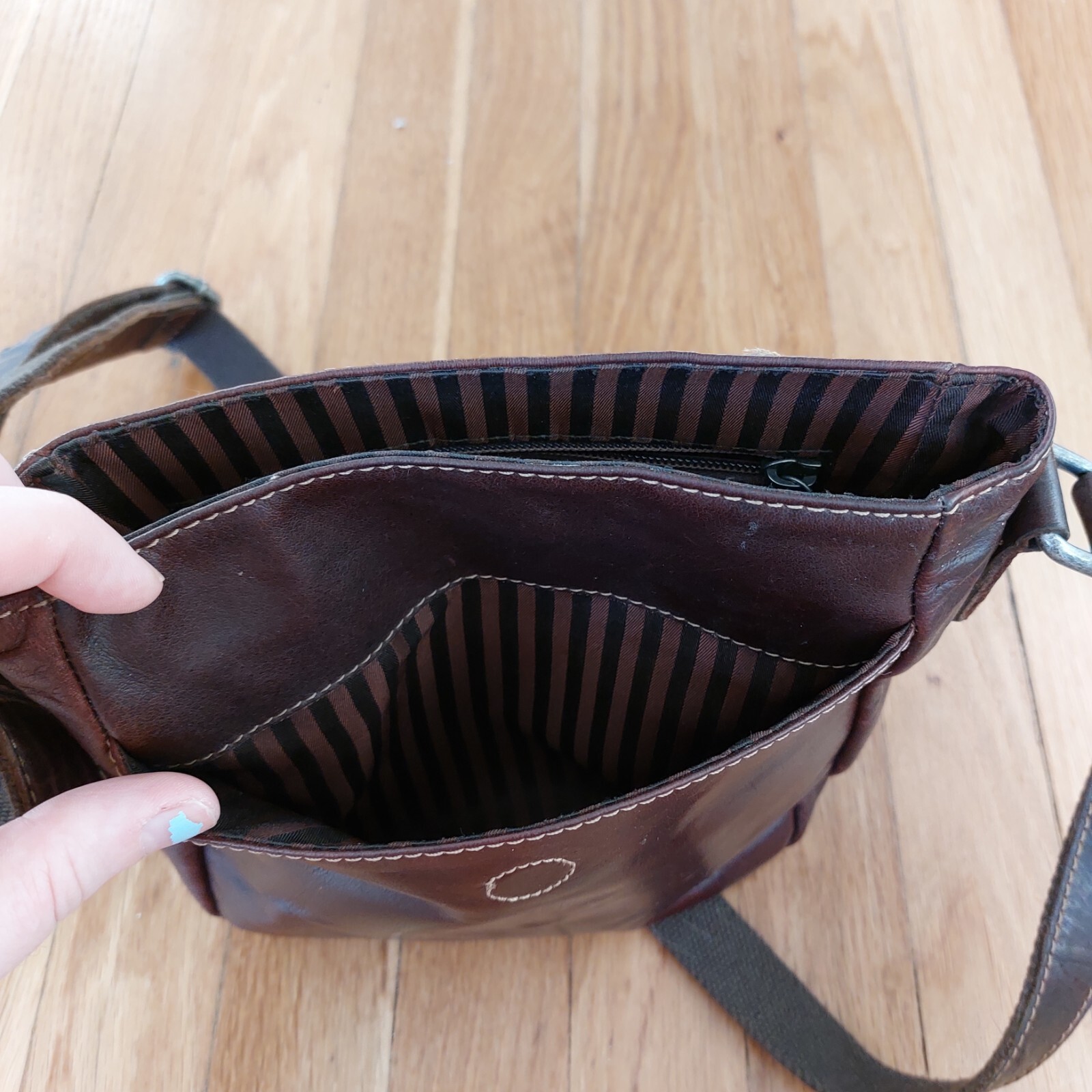 Jack Voyager Horseshoe Leather Crossbody Bag … Gem