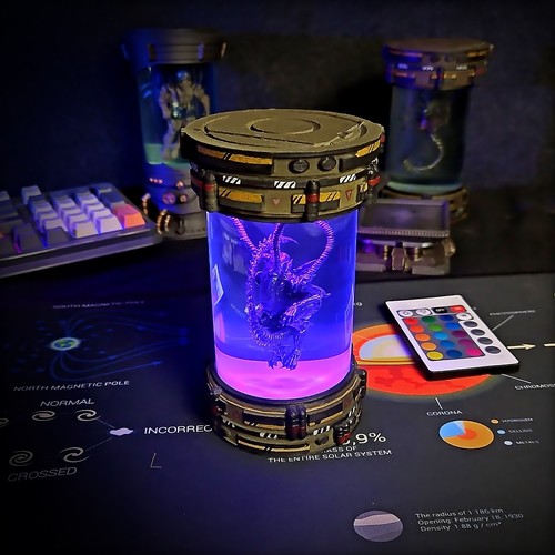 Alien custom night lamp, alien figures, monster epoxy resin, resin art lamp - Picture 9 of 11