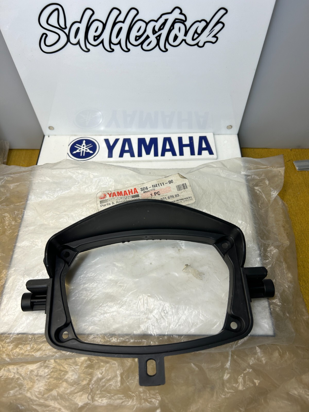 Support phare Yamaha 3D6-H4111-00 pour réparer l'optique cassée de votre XT 125 R