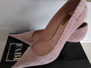ladies pink suede shoes