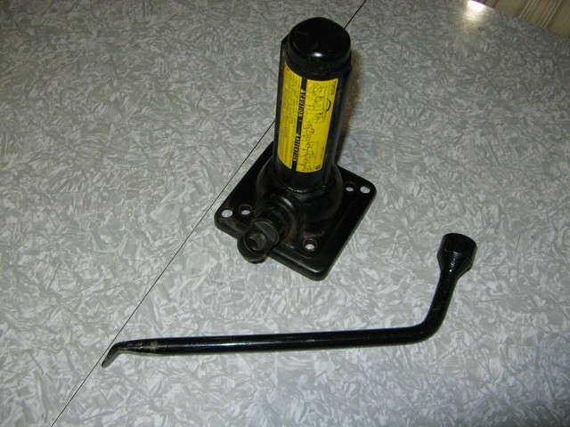 2000-2006 Toyota Sequoia Tundra Spare Tire Lowering Kit Tools Bottle