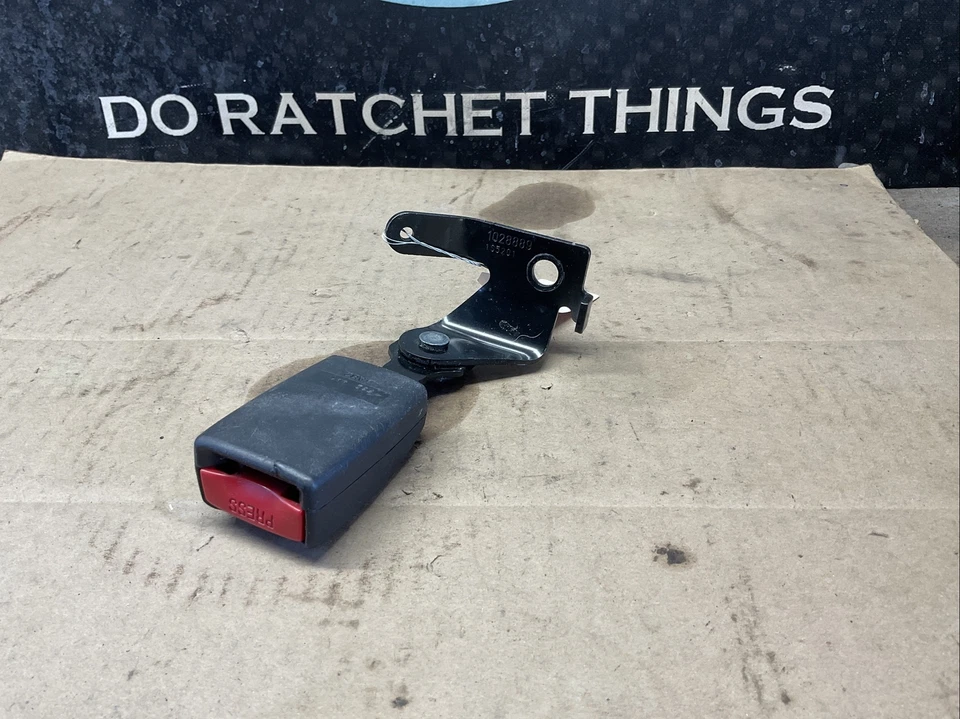 Пряжка ремня безопасности заднего правостороннего пассажира 14-17 Infiniti Q50 88842-4HB0A - Изображение 3 из 4