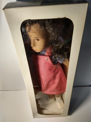 RARE SASHA DOLL 111 BRUNETTE RED PINAFORE (1980s) (Boxed/ Tag UK) (2) OF - Picture 4 of 5