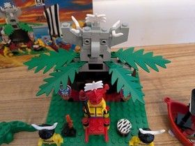 LEGO Pirates Islanders: King Kahuka's Throne (6262) 100% Complete w/ Manual